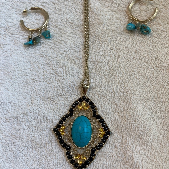 Gold and turquoise long necklace with earrings. Great condition - Picture 3 of 9